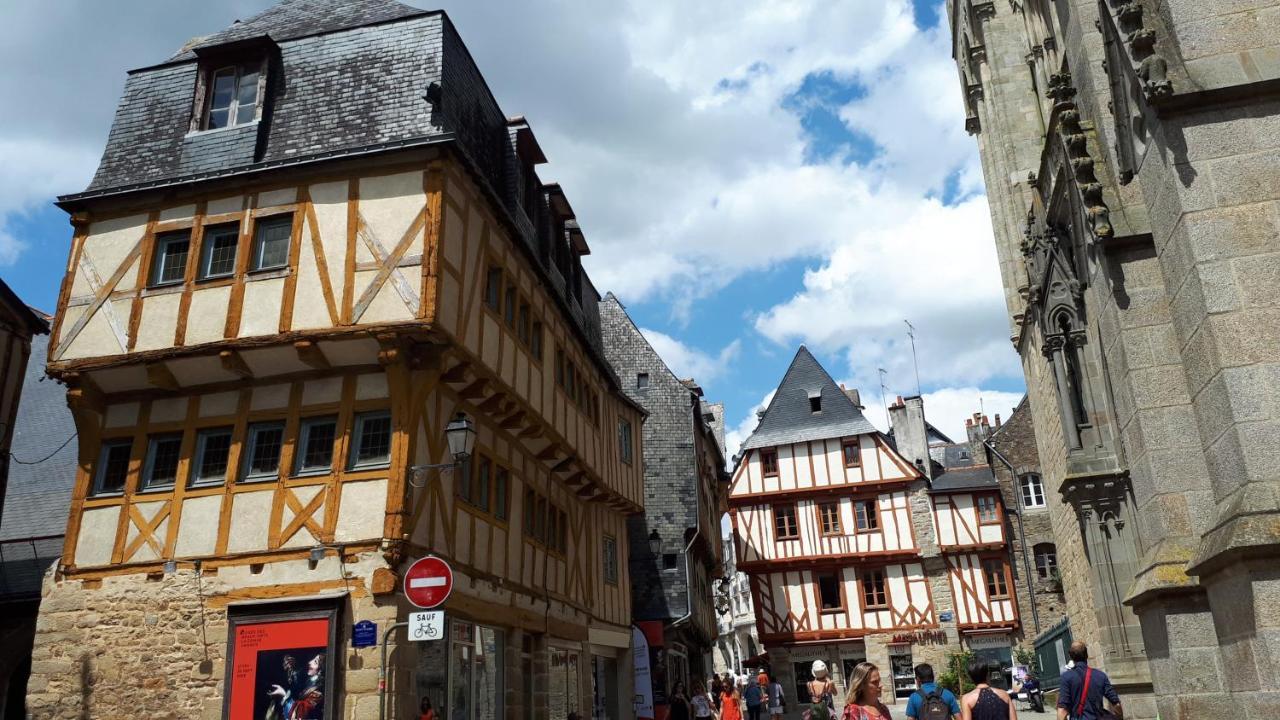 L'Oustaou Du Bodo Panzió Ambon Kültér fotó